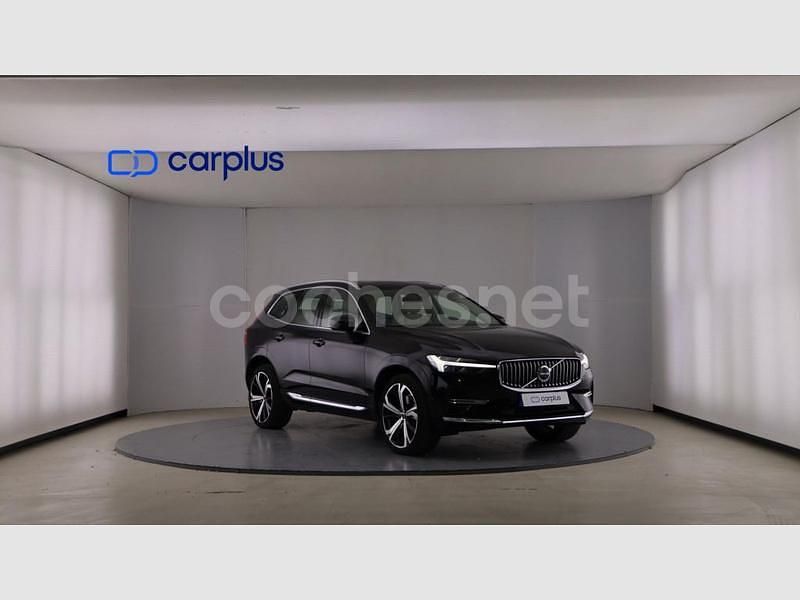 Usado Volvo XC60 Plus 350 CV (257 kW) 2023 Negro onyx metalizado SUV
