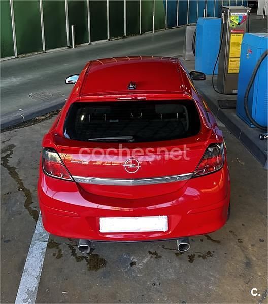 Usado Opel Astra GTC Sport 125 CV (91 kW) 2006 Rojo Berlina
