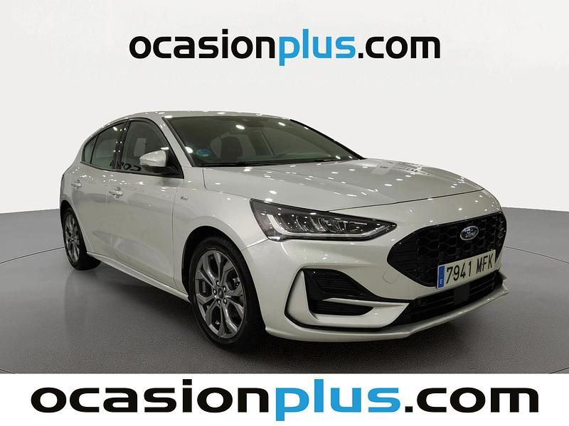 Usado Ford Focus ST-Line 125 CV (91 kW) 2023 Plateado Utilitario