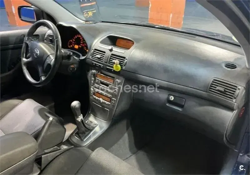Occasion Toyota Avensis Sol 129 PK (94 kW) 2005 Grijs Sedan