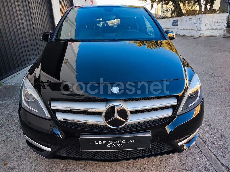 Usado Mercedes B180 122 CV (89 kW) 2013 Negro Monovolumen