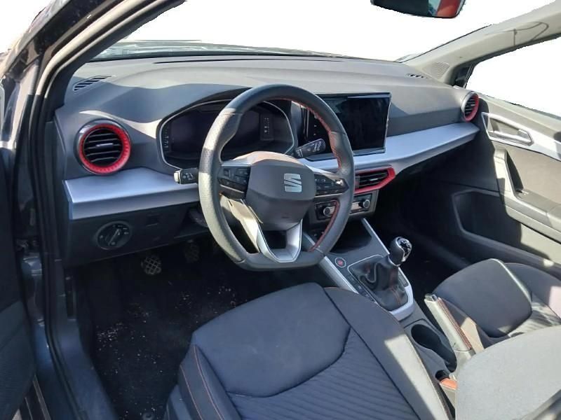 Usado Seat Arona FR 115 CV (84 kW) 2025 Gris/plata SUV