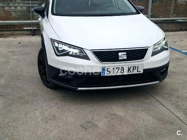 Usado Seat Leon 4Drive 184 CV (135 kW) 2018 Blanco Familiar
