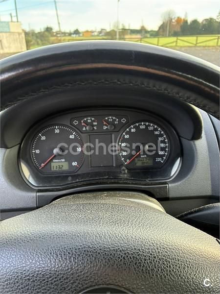 Usado VW Polo Highline 100 CV (73 kW) 2007 Negro Berlina