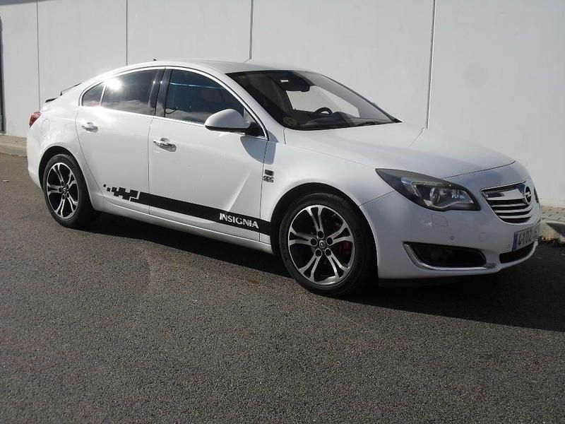 Usado Opel Insignia Excellence 140 CV (102 kW) 2015 Blanco Berlina