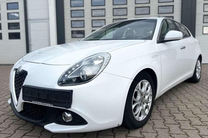 Blanco Usado 2012 Alfa Romeo Giulietta Distinctive Utilitario | 5490 € (Buen precio) - Imagen 1/4