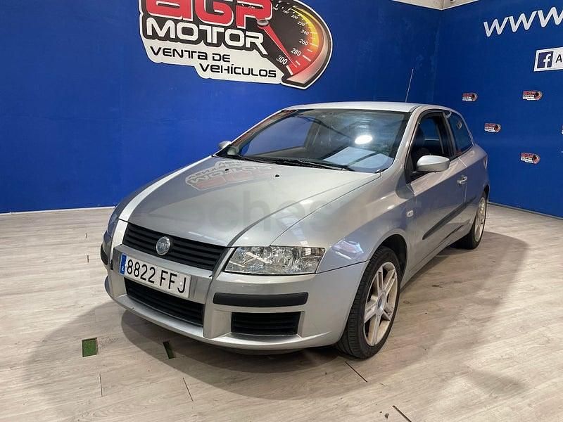Usado Fiat Stilo Dynamic 120 CV (88 kW) 2006 Gris / plata Berlina