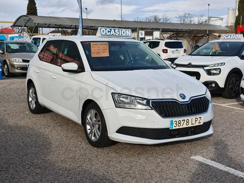 Usado Skoda Fabia Ambition 95 CV (69 kW) 2021 Blanco Berlina