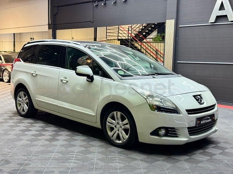 Usado Peugeot 5008 Allure 150 CV (110 kW) 2014 Blanco Monovolumen