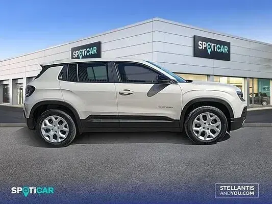 Usado Jeep Avenger Altitude 100 CV (73 kW) 2025 Gris SUV