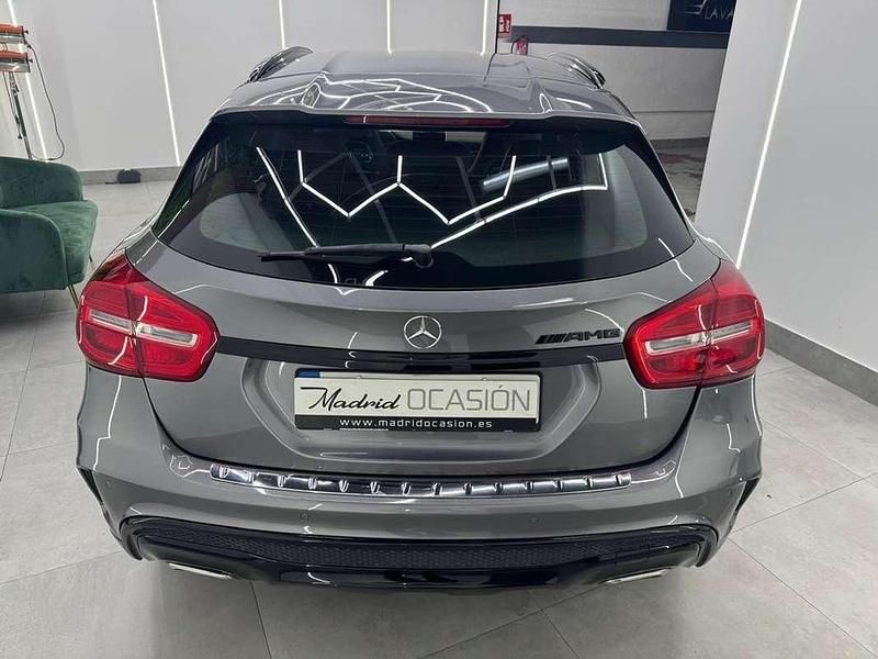Usado Mercedes GLA220 AMG line 170 CV (125 kW) 2015 Gris SUV