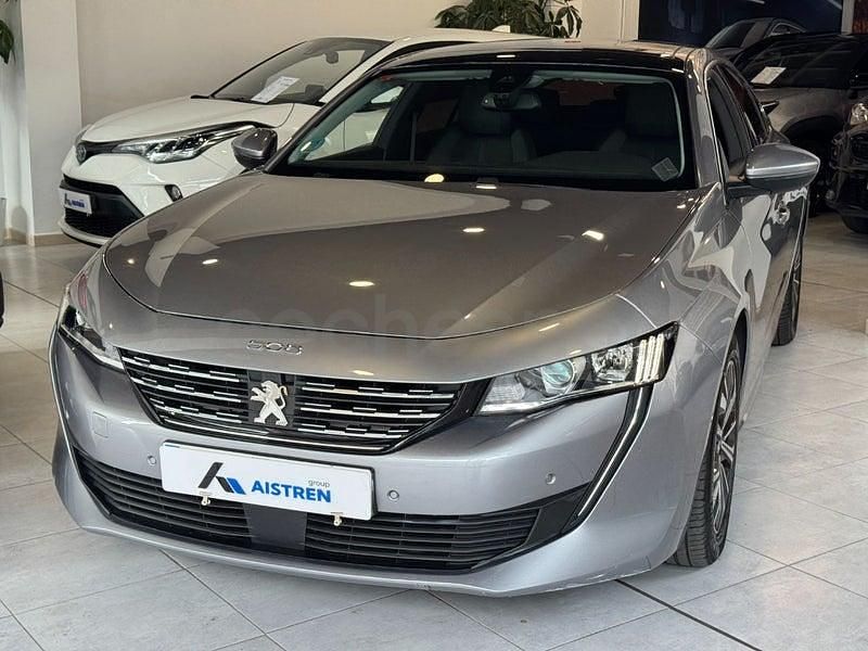 Usado Peugeot 508 SW Allure 120 CV (88 kW) 2018 Gris / plata Familiar