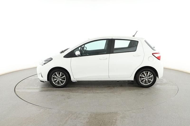 Usado Toyota Yaris Active 70 CV (51 kW) 2017 Blanco Berlina