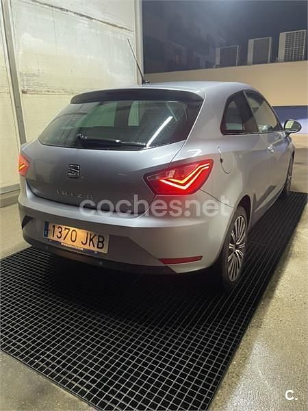 Usado Seat Ibiza SC CONNECT 90 CV (66 kW) 2015 Gris / plata Utilitario