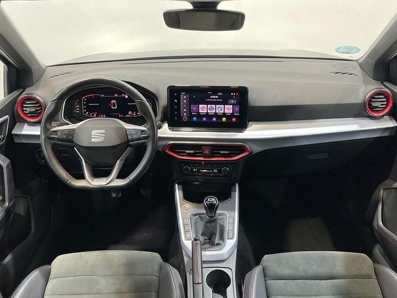 Usado Seat Arona FR 115 CV (84 kW) 2024 Gris SUV