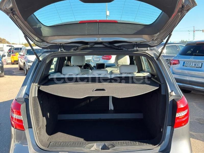 Usado Mercedes B200 136 CV (100 kW) 2014 Marrón Monovolumen