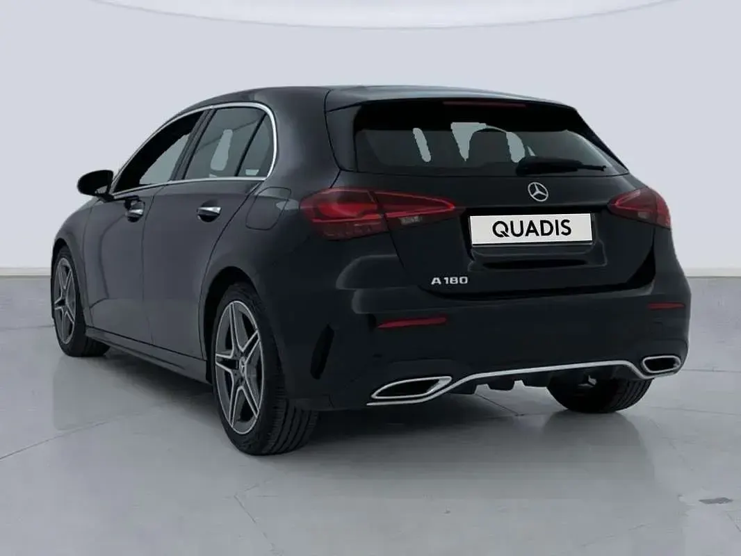 Usado Mercedes A180 Advanced 136 CV (100 kW) 2025 Negro Utilitario