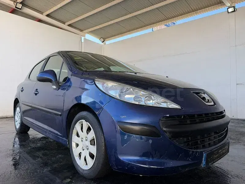 Usado Peugeot 207 70 CV (51 kW) 2006 Azul Berlina