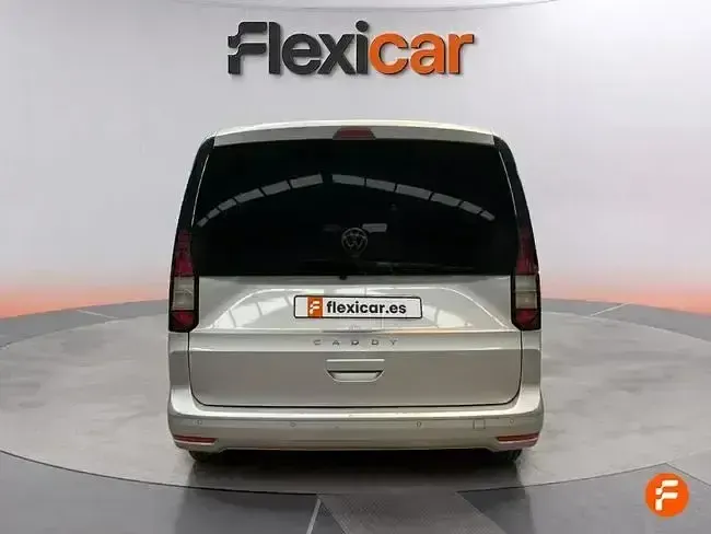 Usado VW Caddy Maxi 122 CV (89 kW) 2024 Gris Monovolumen