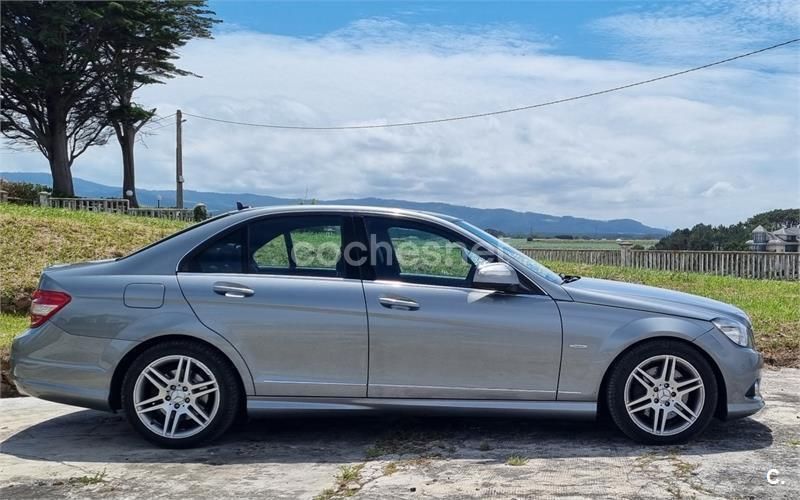 Usado Mercedes C320 Avantgarde 224 CV (164 kW) 2007 Gris / plata Berlina