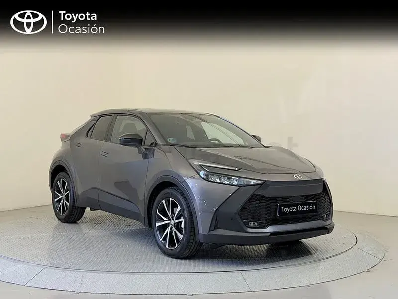 Usado Toyota C-HR Advance 140 CV (102 kW) 2025 Gris / plata SUV