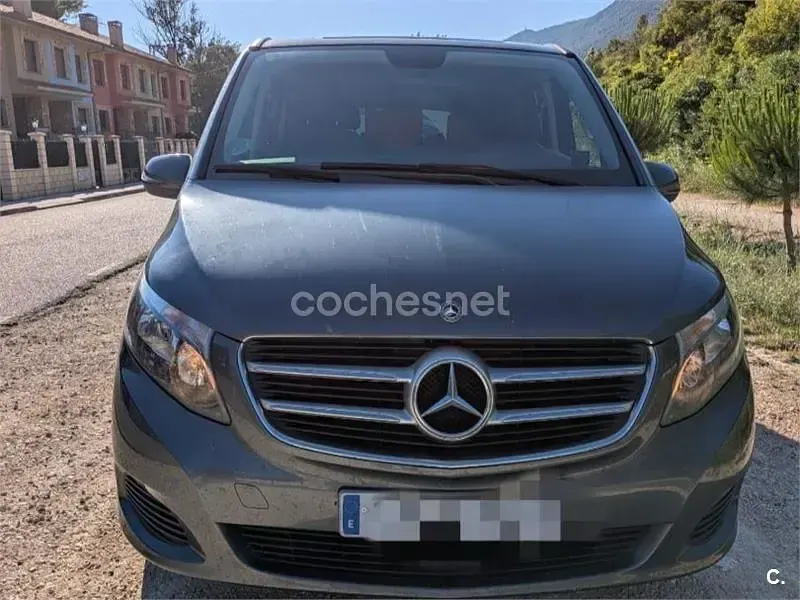 Usado Mercedes V220 163 CV (119 kW) 2019 Gris / plata Monovolumen