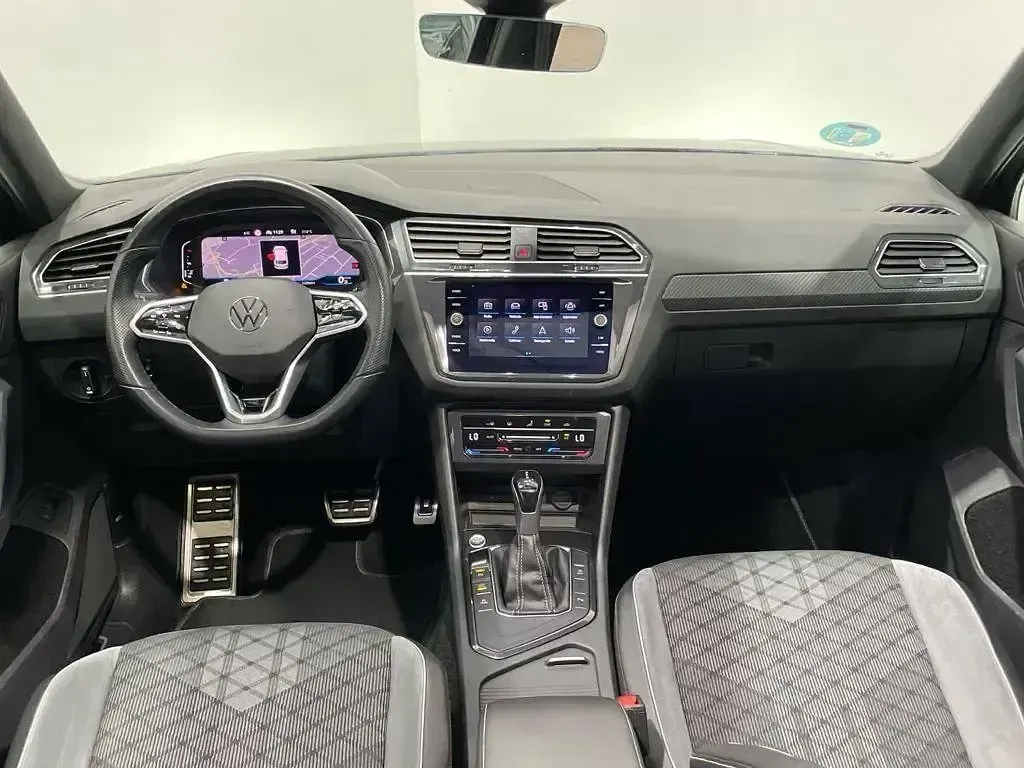 Usado VW Tiguan R-line 150 CV (110 kW) 2022 Negro SUV