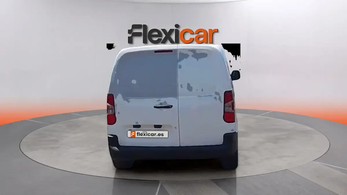 Usado Citroën Berlingo Feel 102 CV (75 kW) 2021 Blanco Monovolumen