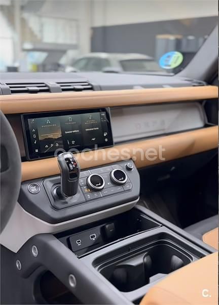 Usado Land Rover Defender SE 249 CV (183 kW) 2024 Negro SUV