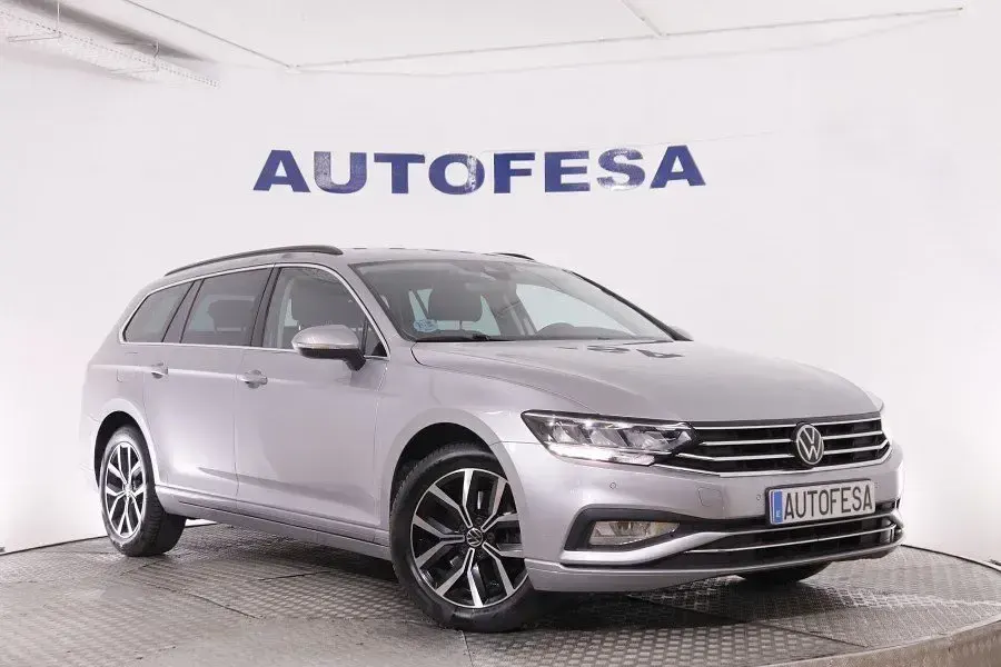 Usado VW Passat Executive 122 CV (89 kW) 2023 Plata Familiar