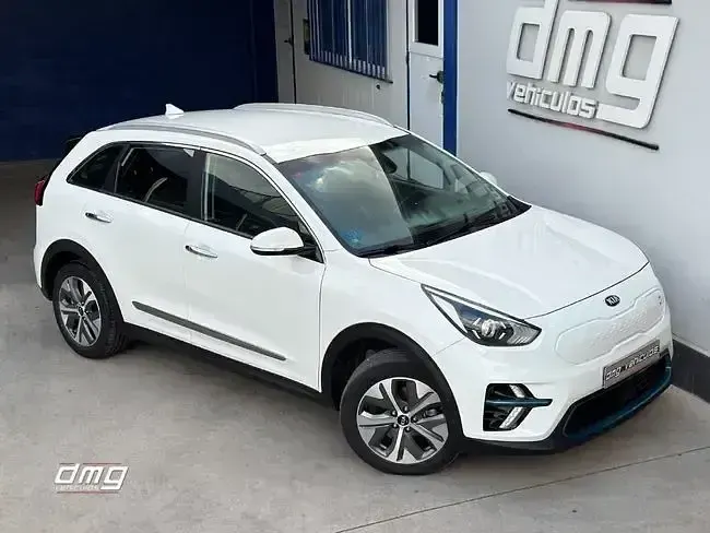 Usado Kia e-Niro 150 kW (204 CV) 2022 Blanco SUV