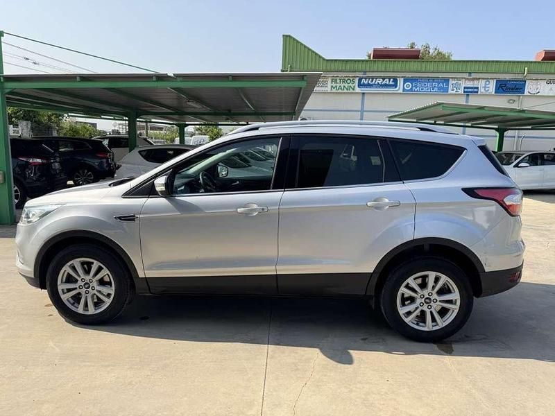 Usado Ford Kuga Trend 120 CV (88 kW) 2018 Gris SUV