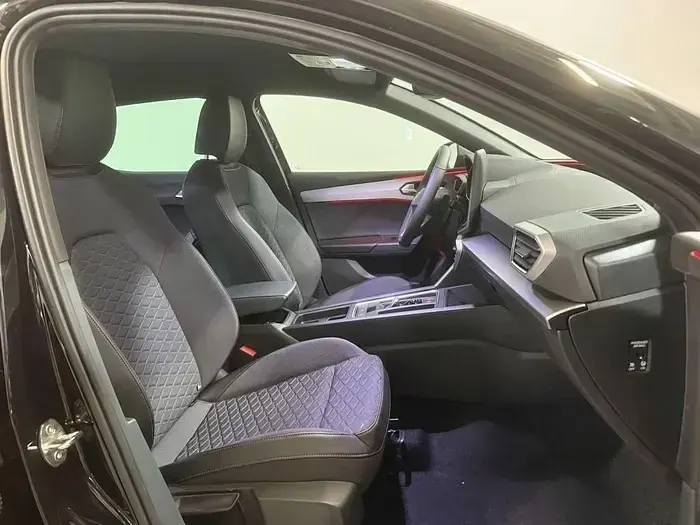 Nuevo Seat Leon FR 204 CV (150 kW) 2025 Negro