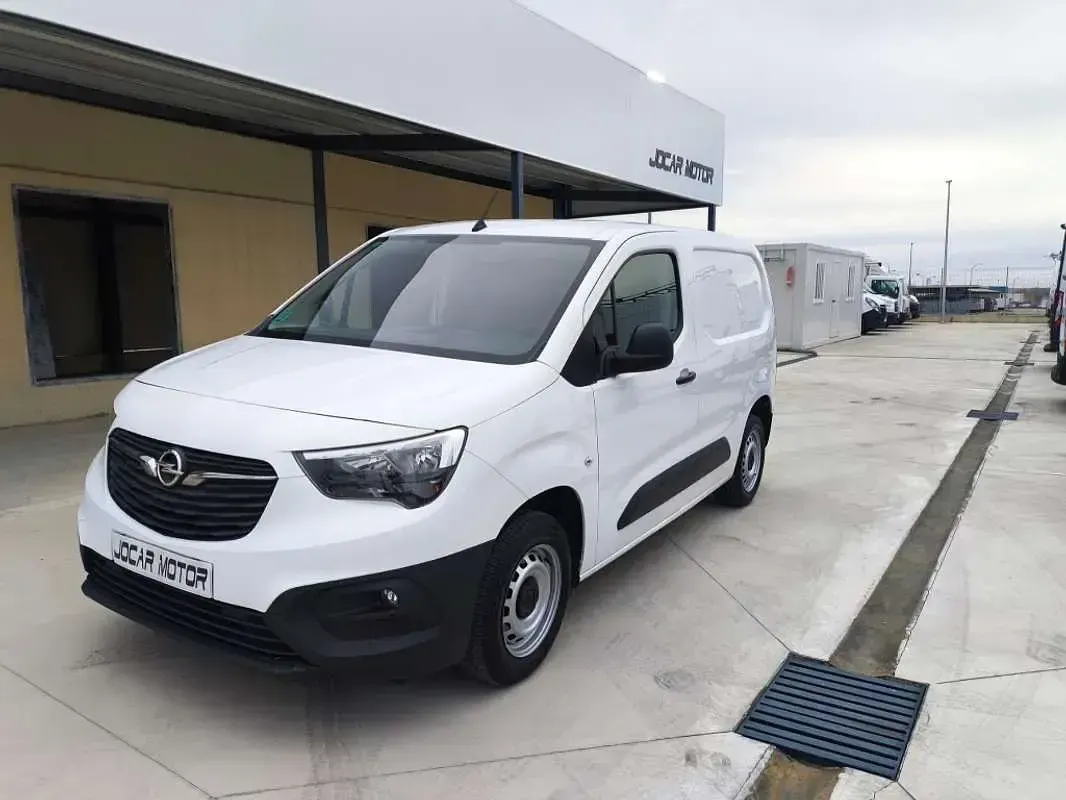 Usado Opel Combo S 99 CV (72 kW) 2021 Blanco Monovolumen