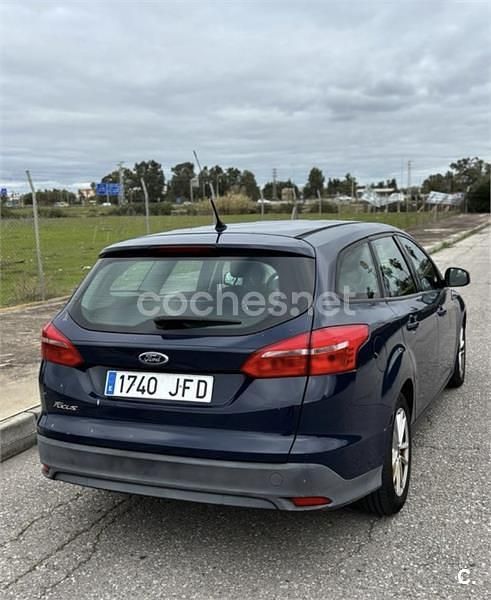 Usado Ford Focus Trend 115 CV (84 kW) 2015 Azul Familiar