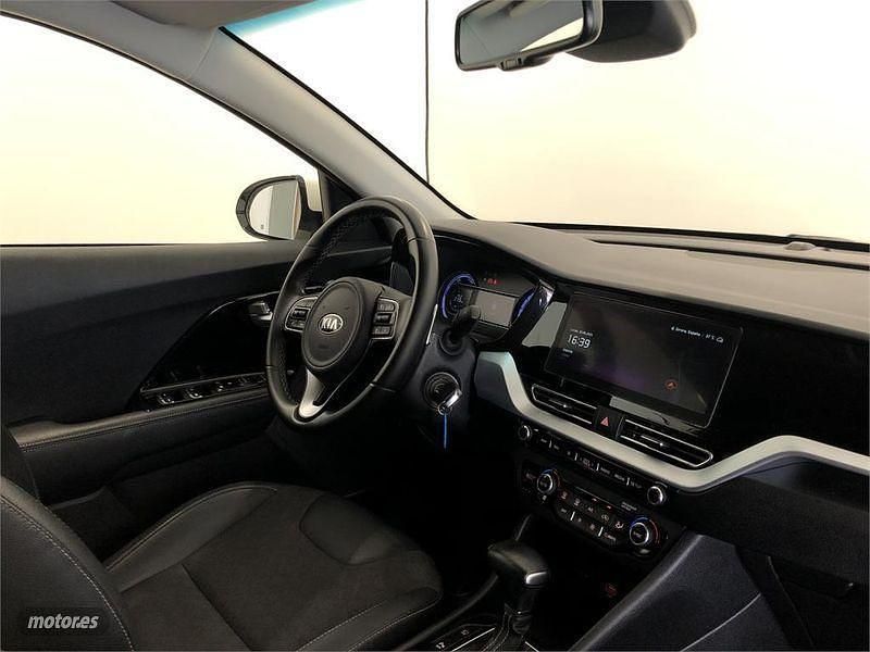 Käytetty Kia Niro 141 HP (103 kW) 2020 Valkoinen Katumaasturi