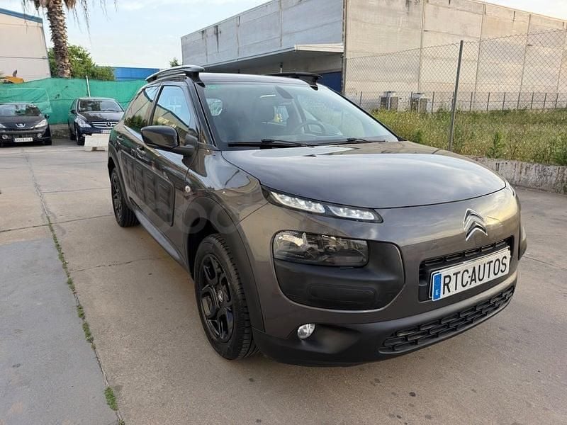 Begagnad Citroën C4 Feel 100 HK (73 kW) 2018 Grå Sedan
