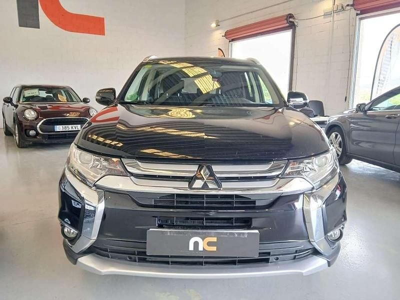 Usado Mitsubishi Outlander Motion 150 CV (110 kW) 2016 Negro SUV