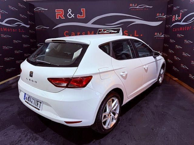 Usado Seat Leon Style 110 CV (80 kW) 2015 Blanco Berlina