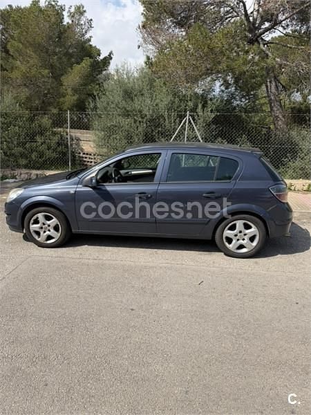 Usado Opel Astra Sport 105 CV (77 kW) 2007 Azul Berlina