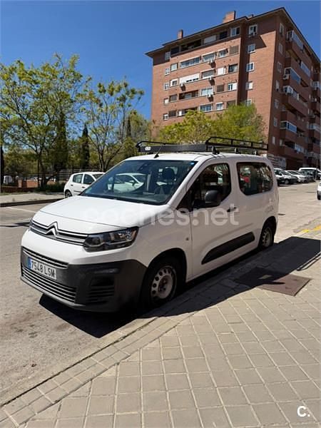 Usado Citroën Berlingo Live 102 CV (75 kW) 2021 Blanco Monovolumen