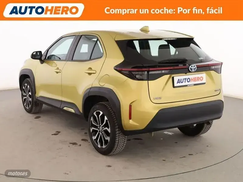 Usado Toyota Yaris Cross Active 116 CV (85 kW) 2023 Amarillo SUV