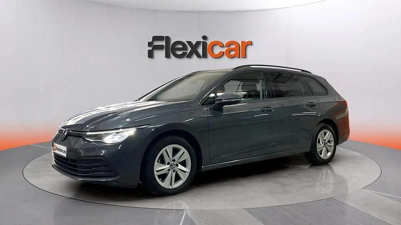 Usado VW Golf VIII Life 131 CV (96 kW) 2021 Gris Familiar
