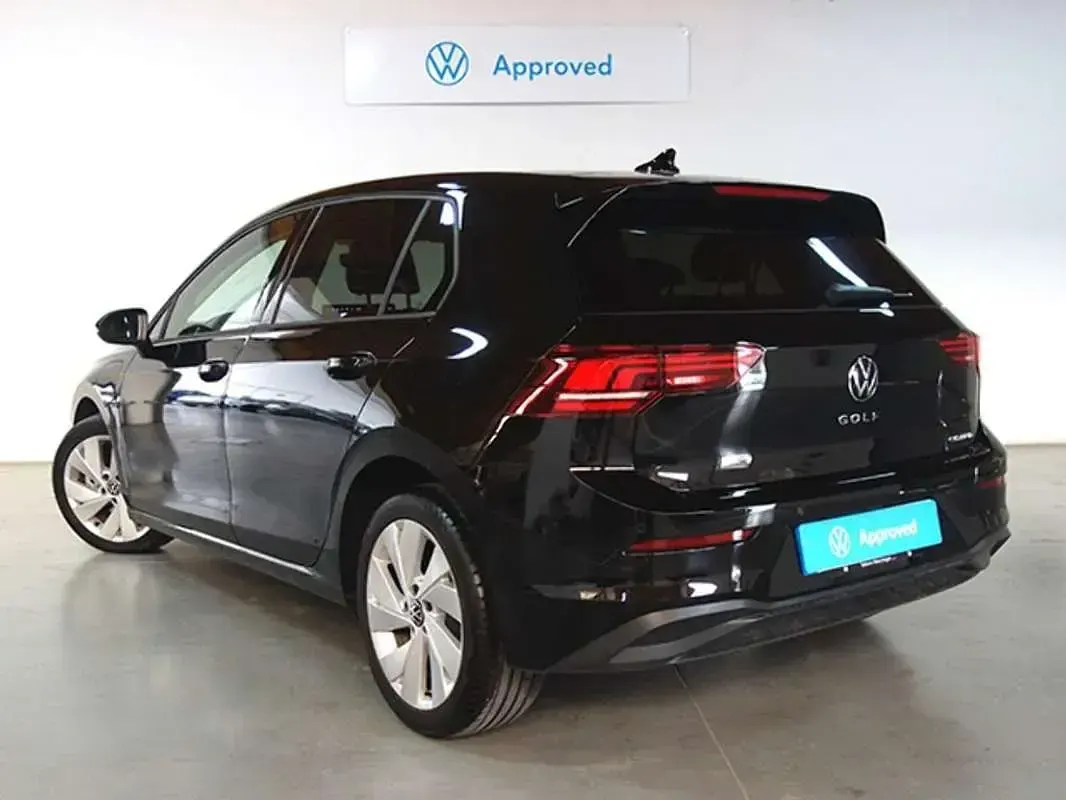 Usado VW Golf VIII Match 204 CV (150 kW) 2025 Negro Berlina