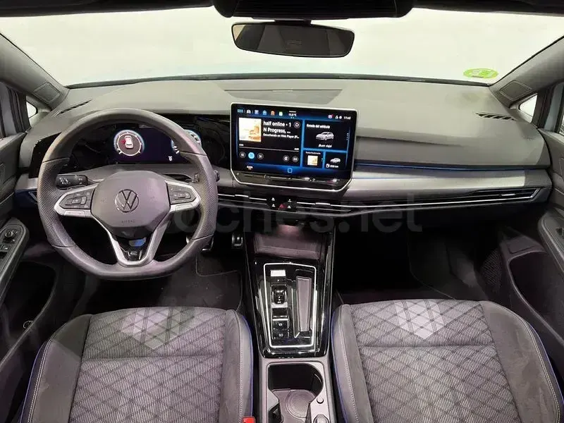Usado VW Golf VIII R-line 150 CV (110 kW) 2025 Azul Berlina