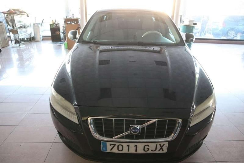 Negro Usado 2009 Volvo V70 Kinetic Familiar | 4995 € - Imagen 1/4