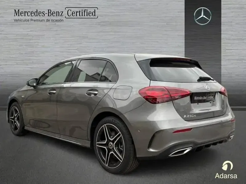 Nuevo Mercedes A250 218 CV (160 kW) 2025 Gris / plata Berlina