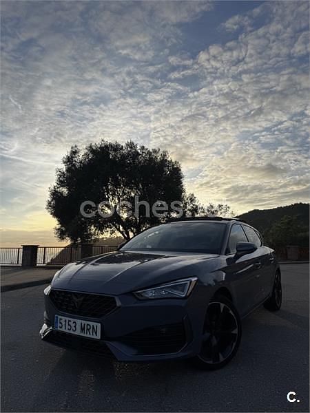 Usado Cupra Leon 150 CV (110 kW) 2024 Gris / plata Berlina
