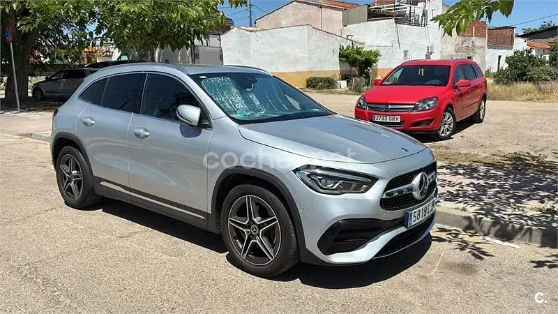 Usado Mercedes GLA200 150 CV (110 kW) 2020 Gris / plata SUV