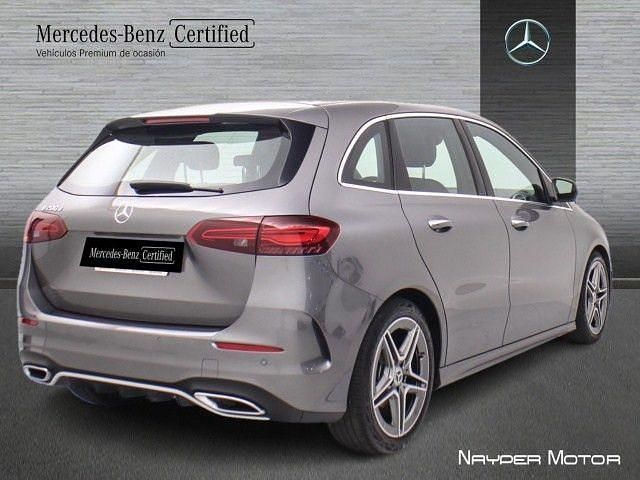 Usado Mercedes B200 AMG line 150 CV (110 kW) 2025 Gris montaña Monovolumen